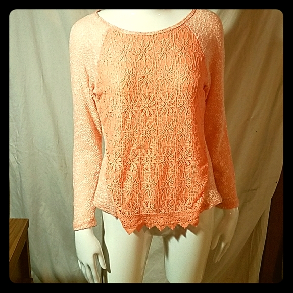 Beautiful peach and white shirt - Picture 1 of 4